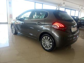 Peugeot 208 ALLURE BLUE HDI 100CV