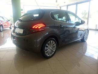 Peugeot 208 ALLURE BLUE HDI 100CV